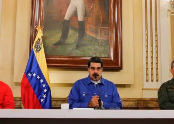 Anonymous revela conversación de Maduro, Padrino y Diosdado sobre una rebelión de la Fuerza Armada
