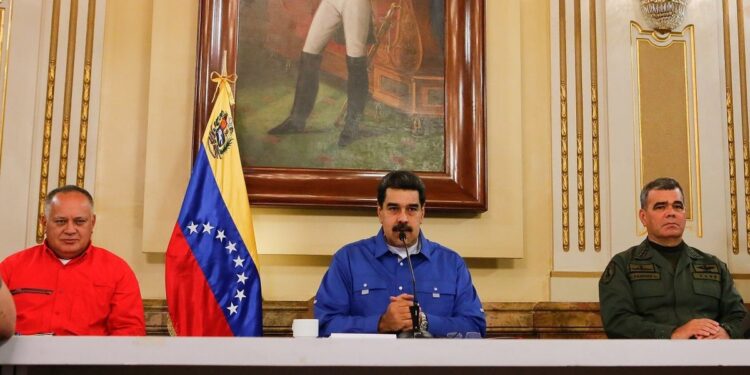 Anonymous revela conversación de Maduro, Padrino y Diosdado sobre una rebelión de la Fuerza Armada