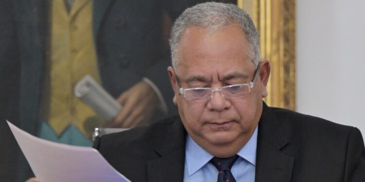 CNE ratifica triunfo de Maduro. Uruguay y Argentina creen que ganó la oposición.