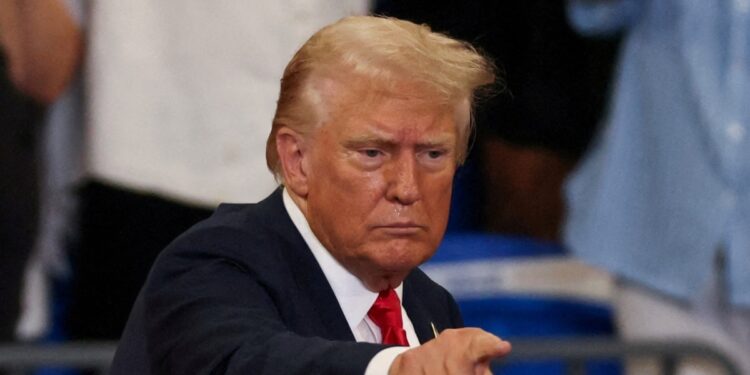 Trump elogió en 2020 a Walz como gobernador por respuesta a disturbios tras asesinato de Floyd