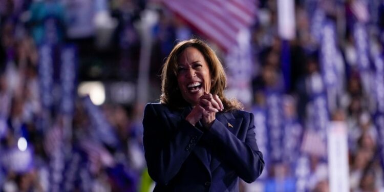 Más de 200 asistentes de cuatro candidatos presidenciales republicanos anteriores respaldaron la candidatura de la demócrata Kamala Harris.