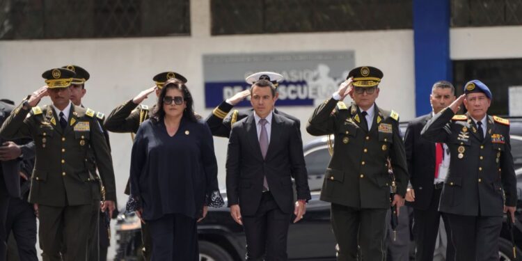 Gobierno de Ecuador asegura que se fragua un golpe de Estado contra Noboa