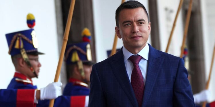 Presidente de Ecuador es acusado de violencia política de género