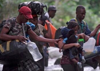 Paso de migrantes por el Darién disminuye más del 50% en agosto