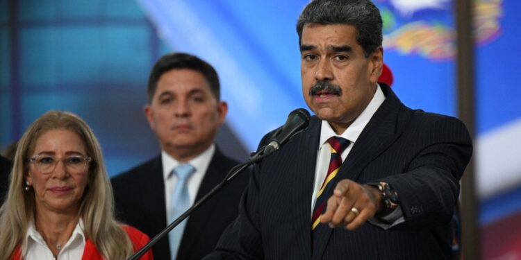 Maduro responde a esfuerzos para mediar en crisis electoral en Venezuela