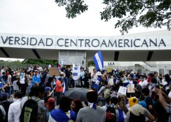 estudiantes reflexionan a un año del cierre de universidad jesuita en Nicaragua