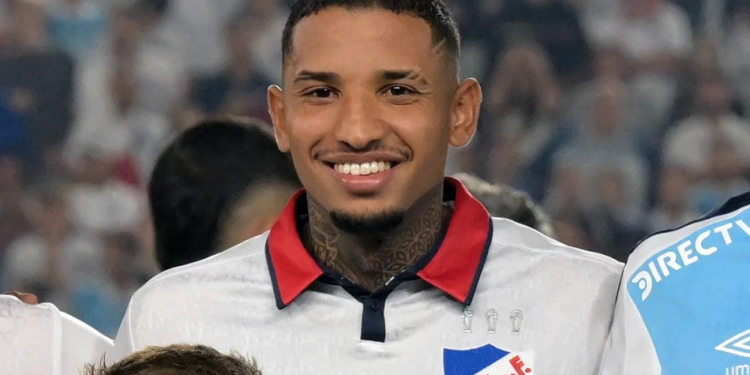 Muere Juan Izquierdo, futbolista uruguayo tras una semana hospitalizado por sufrir un desplome en pleno partido