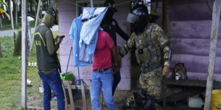 Panamá y Colombia abordan tema de seguridad en cordón fronterizo del Darién