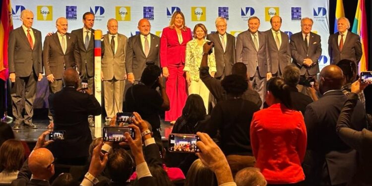 Expresidentes de IDEA exigen reconocimiento del triunfo de Edmundo González y transición pacífica