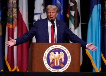 Fiscal pide a tribunal retomar caso de documentos clasificados contra Trump