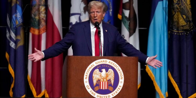 Fiscal pide a tribunal retomar caso de documentos clasificados contra Trump