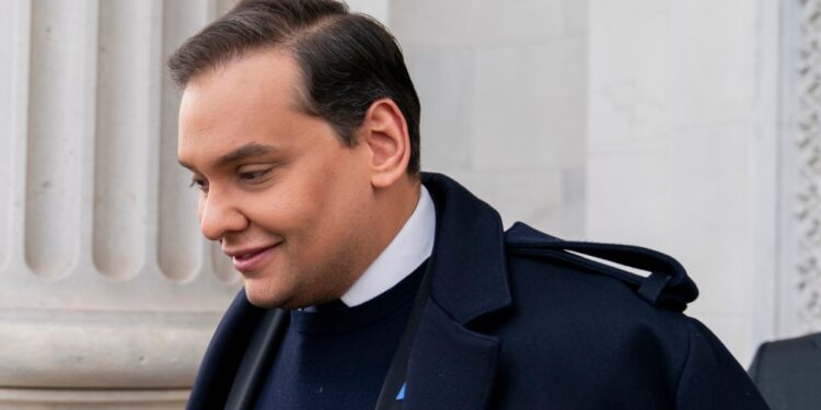 El exrepresentante George Santos se declara culpable de múltiples cargos en caso de fraude