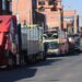 Transportistas bolivianos en huelga bloquean carreteras por escasez de combustible