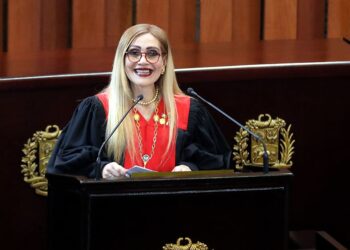 La estrecha relación de la presidenta del TSJ con el chavismo