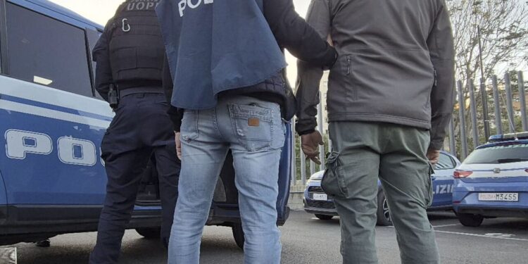 Capturan a dos sacerdotes italianos acusados de abuso sexual y tratar de eliminar las pruebas