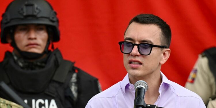 Ecuador pide a sus ciudadanos abandonar Israel pero mantiene a vicepresidenta en ese país