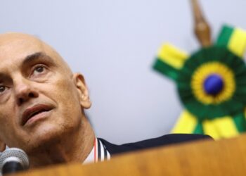 Juez ordena el cierre inmediato de red social X en Brasil