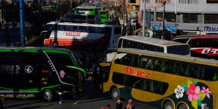 Gobierno y empresarios buscan una salida a la crisis en Bolivia