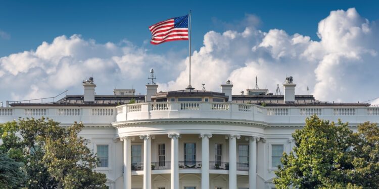 Avance Informativo 7:00 PM