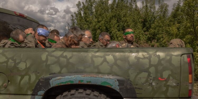 Zelenskyy alega que Ucrania está combatiendo a Rusia en una incursión sorpresa en la región de Kursk