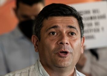 Esposa de opositor arrestado denuncia que no le han permitido verlo en seis días