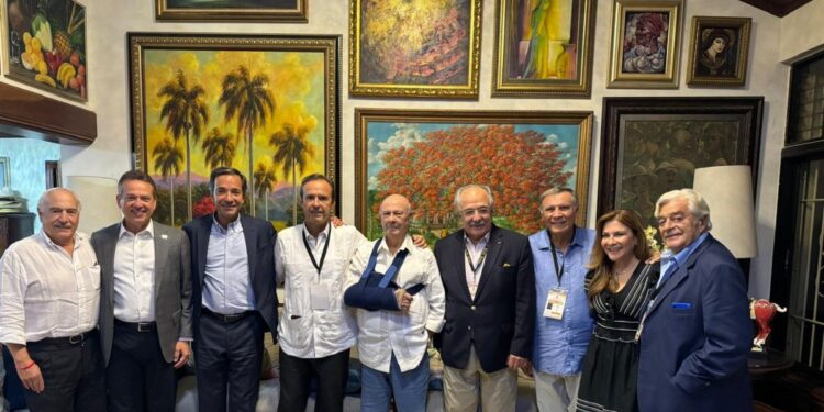 Grupo IDEA invita a presidente dominicano a abordar la crisis de Venezuela