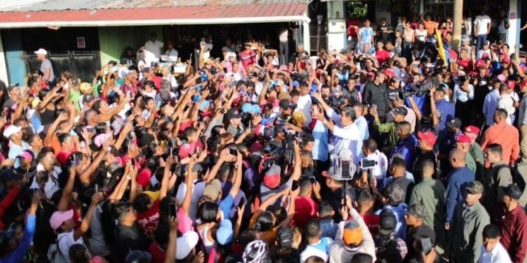 Maduro: hay que construir un nuevo sistema de gobierno territorializado