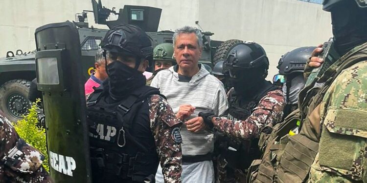 Ecuador rechaza petición de México de otorgar salvoconducto a Jorge Glas