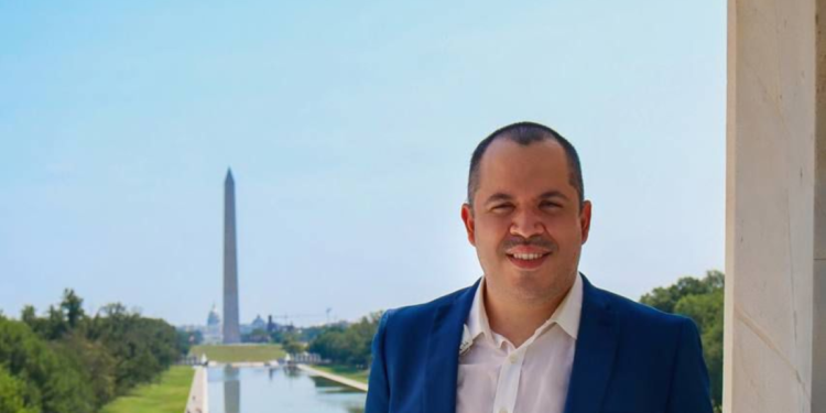 Venezolano logra varios galardones en los premios Napolitan 2024