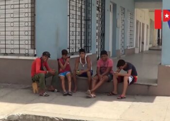 Jóvenes cubanos relatan una vida de miseria y desesperación