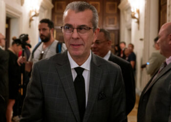 Parlamento destituirá a Juan Carlos Delpino de su cargo como rector del CNE