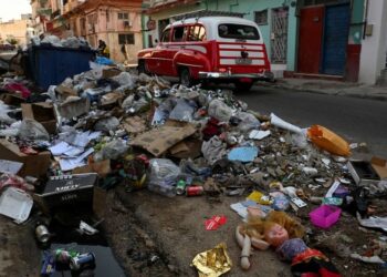 La Habana, una ciudad que se ahoga bajo una montaña de basura