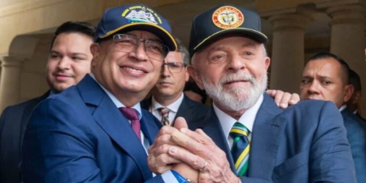 Petro aboga por el entendimiento en Venezuela para evitar una guerra