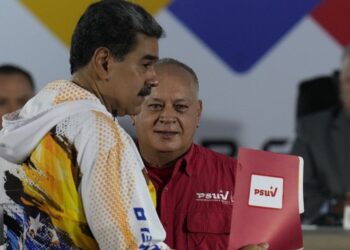 Proponen elevar el monto de la recompensa para capturar a Nicolás Maduro y Diosdado Cabello