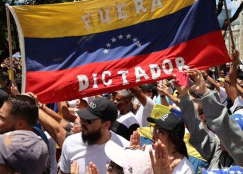 Panamá busca convocar una cumbre regional sobre crisis en Venezuela