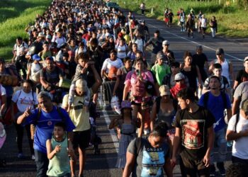 Administración Biden-Harris amplía zonas para que migrantes pidan asilo