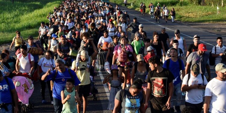 Administración Biden-Harris amplía zonas para que migrantes pidan asilo