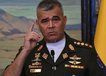 Edmundo González Urrutia gana en mesa donde votó el ministro de la Defensa Padrino López