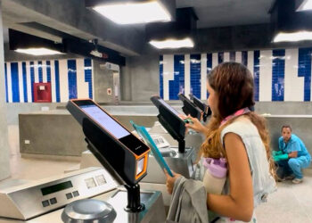 Ministro Ramón Velásquez denuncia hackeo contra el sistema Metro y web de Conviasa