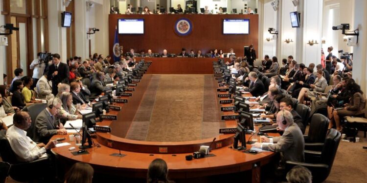 OEA rechaza resolución que pedía transparencia al régimen de Maduro por comicios