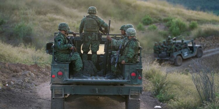 Ejército mexicano admite bajas por bombas lanzadas desde drones por el narcotráfico