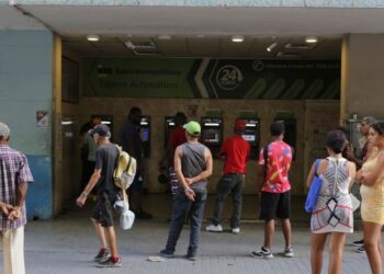 Régimen cubano cierra más de un centenar de negocios privados en una semana