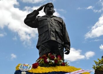 Nicolás Maduro inaugura nueva estatua de Chávez en La Guaira tras derribo de la anterior
