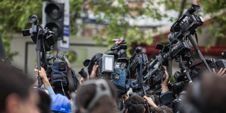 se acentúa blackout informativo, ¿cuántos espacios y medios están silenciados?