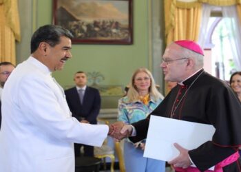 Presidente Maduro recibió cartas credenciales del Nuncio apostólico Monseñor Alberto Ortega Martín