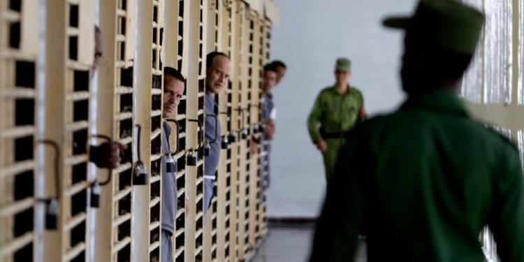 Cuba registra casi dos mil presos políticos desde el 11J