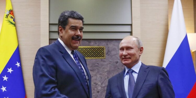 Maduro cada vez más alineado con Rusia, ordena más control de redes sociales