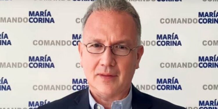 A abogado de la líder opositora María Corina Machado le imputaron 5 cargos