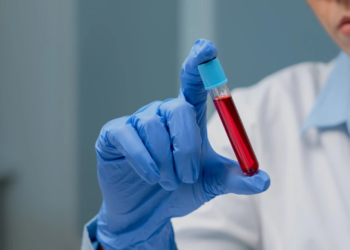 Prueba para detectar el Alzheimer a través de la sangre tiene un 90% de eficacia