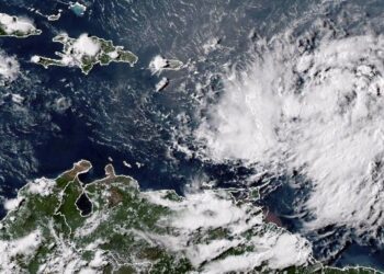 Tormenta tropical Ernesto descarga aguaceros en el nordeste del Caribe y va rumbo a Puerto Rico